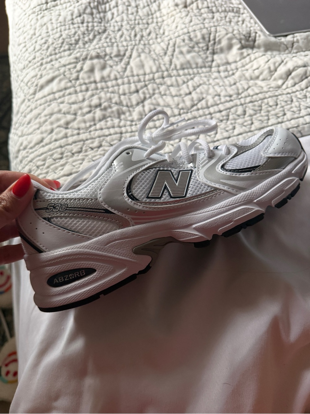 NIB New Balance White & Silver 530 Lace Running Athletic Sneakers - Picture 2 of 3